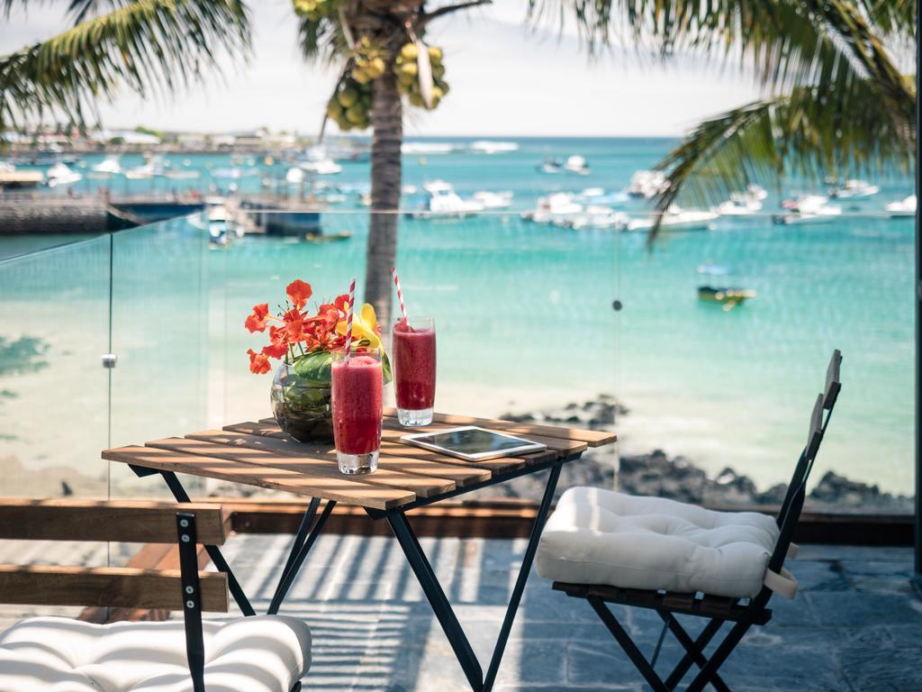 ホテル Golden Bay Galapagos プエルト・バケリソ・モレノ エクステリア 写真